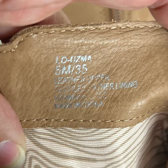 Louise et Cie Women’s 5 Uzma Tan Leather Ankle Booties Block Heel Designer New - Picture 8 of 8